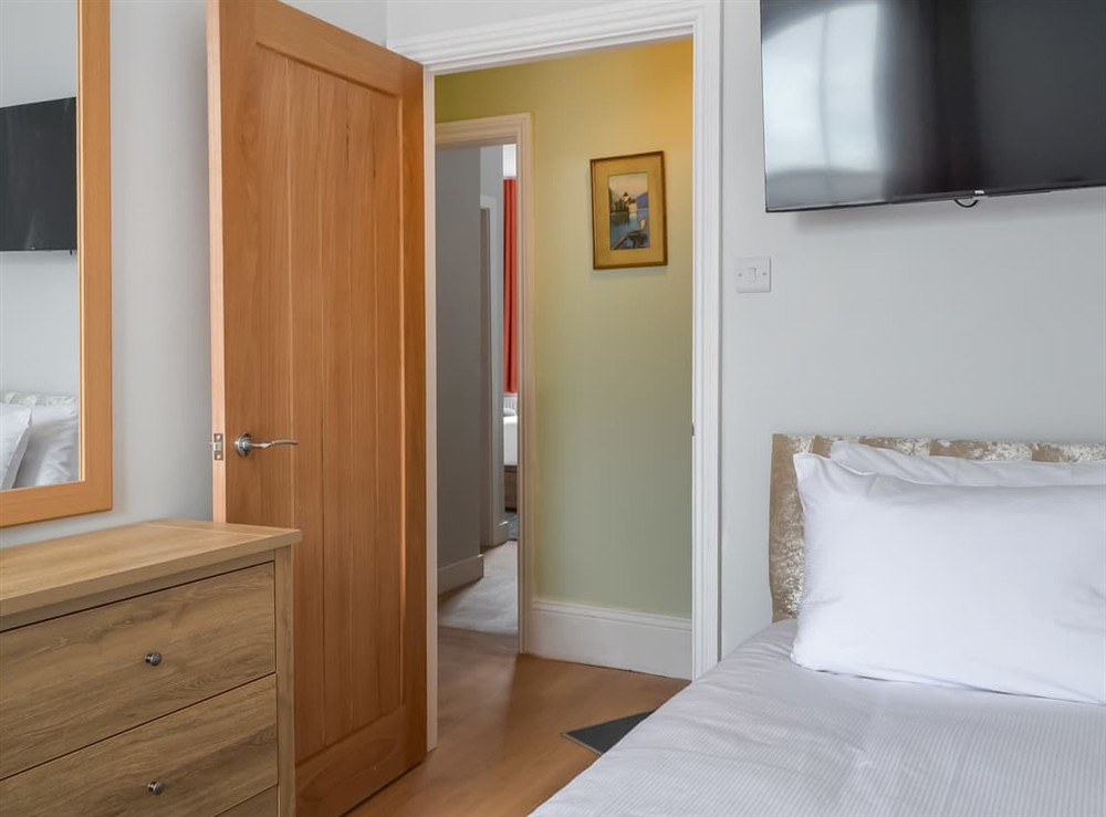 Twin bedroom (photo 2) at Swale in York, North Yorkshire