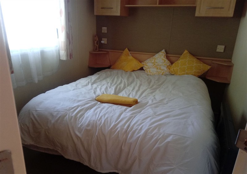 One of the 3 bedrooms (photo 2) at Swaledale 5, Tosside near Long Preston