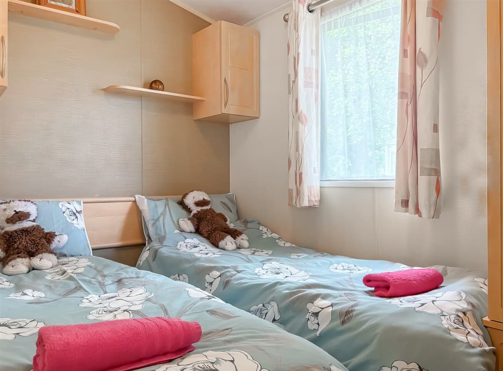 Twin bedroom