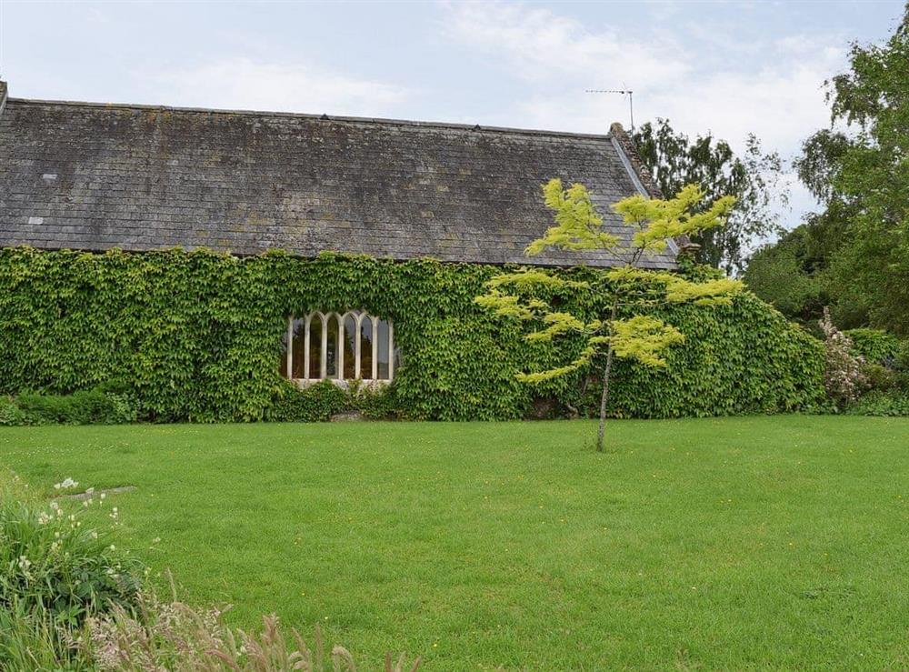 Charming ivy-clad holiday cottage