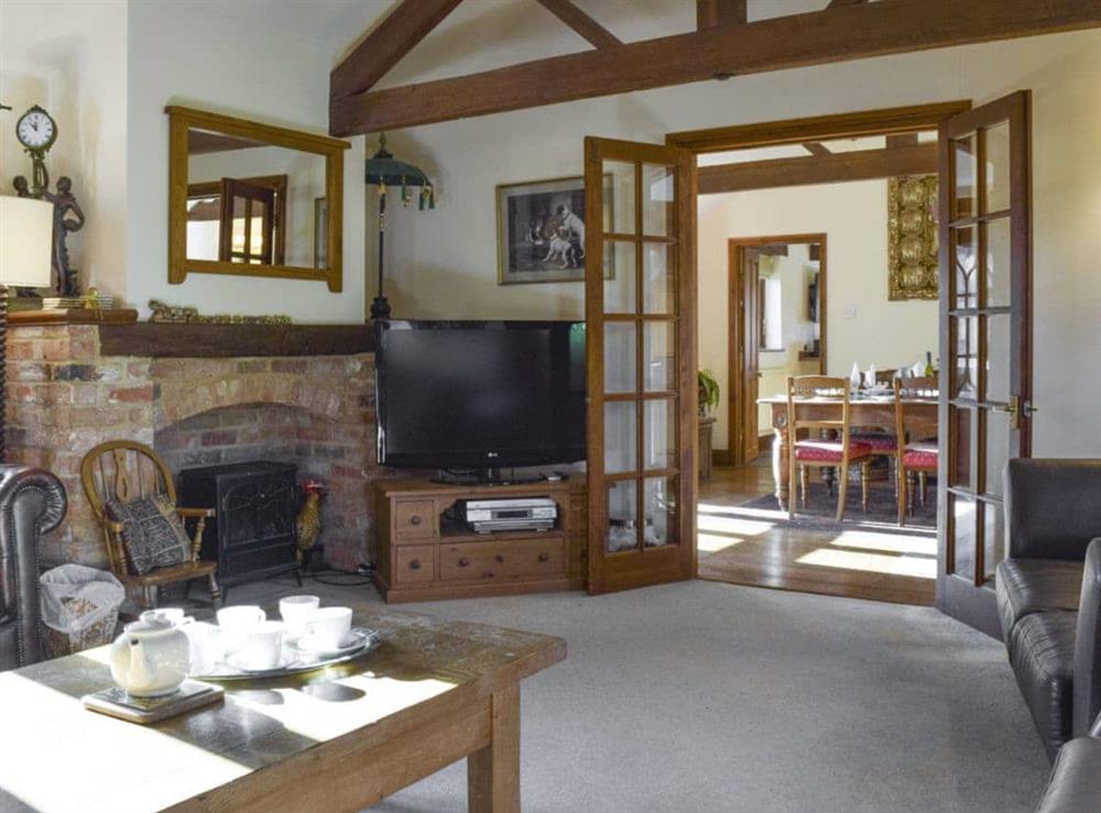Welcoming living room at Swallow Barn in Warkworth, Banbury, Oxon., Oxfordshire