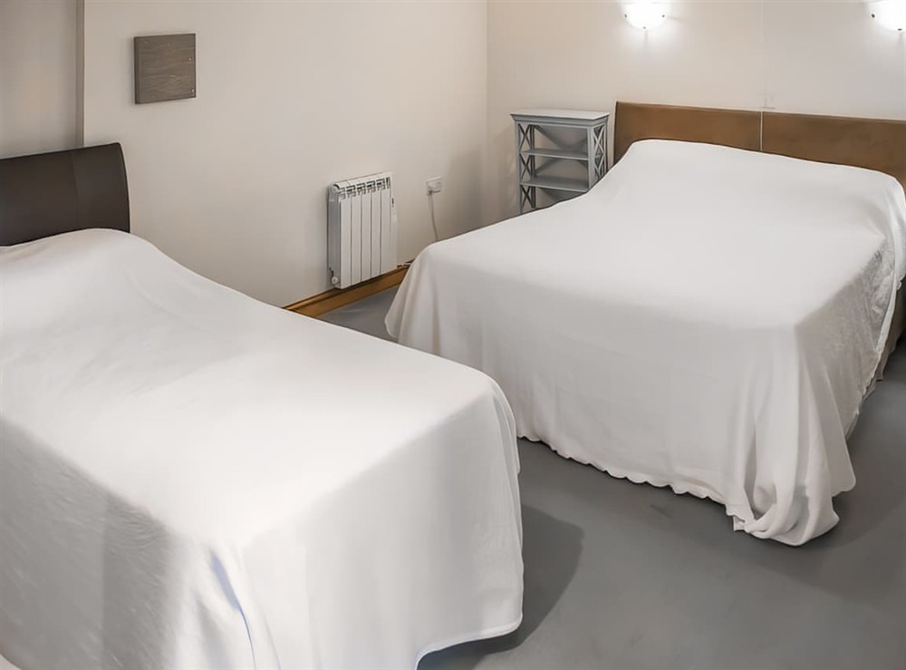 Twin bedroom at Swallow Cottage in Burgh Le Marsh, Lincolnshire