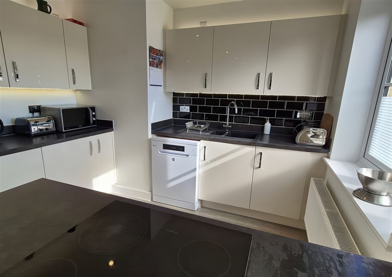 Kitchen (photo 3) at Swallow Road, Bourton-On-The-Water