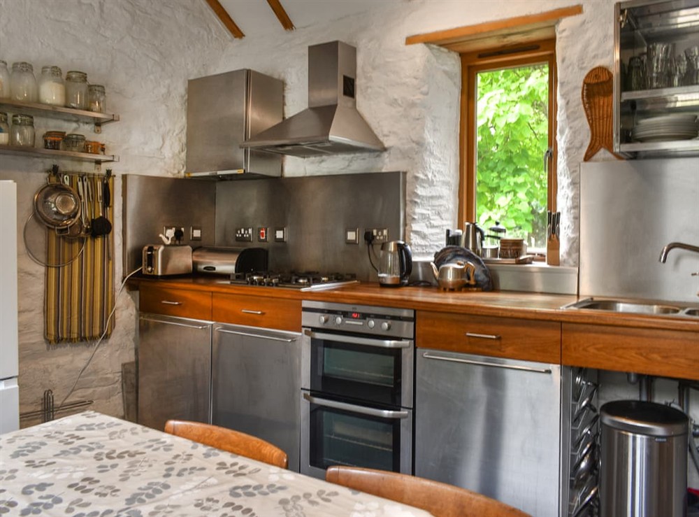 Kitchen/diner (photo 2) at Swallows Barn in Liskeard, Cornwall