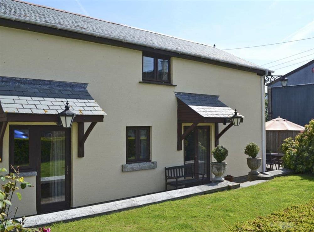 Delightful, detached holiday cottage at Swallows Nest in Stowford, Okehampton, Devon