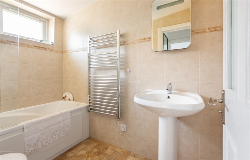 The bathroom at Swallows in Torcross