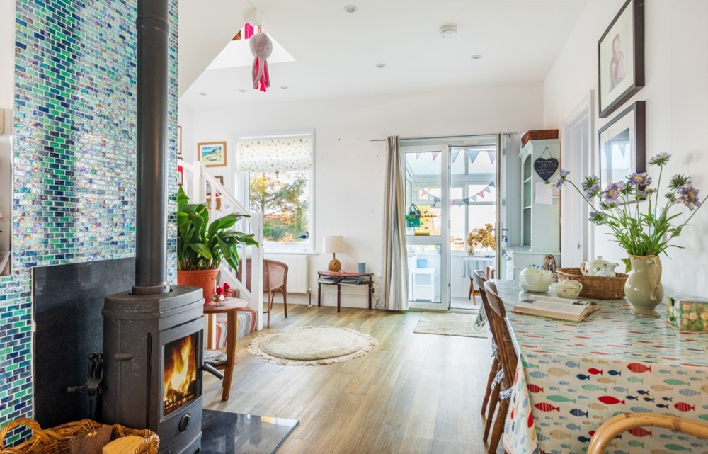 The living room at Swallows in Torcross