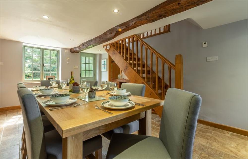 Swan Cottage: Light and airy dining area at Swan Cottage, South Creake near Fakenham