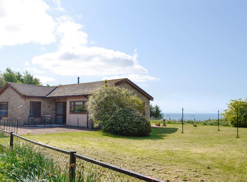 Detached Coastal holiday home and garden at Sweet Hope in St Cyrus, near Montrose, Aberdeenshire
