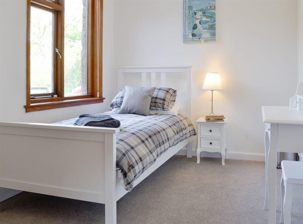 Light and airy single bedroom at Sweet Hope in St Cyrus, near Montrose, Aberdeenshire