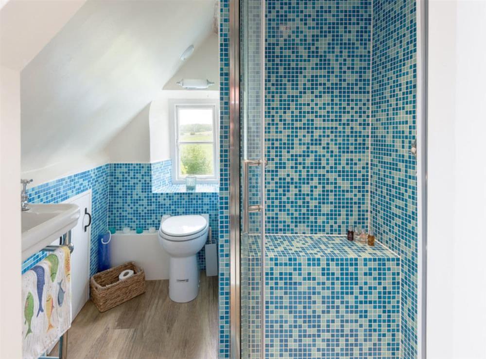 Ideal en-suite shower room at Sweet Pea Cottage in Kingston, near Corfe Castle, Dorset