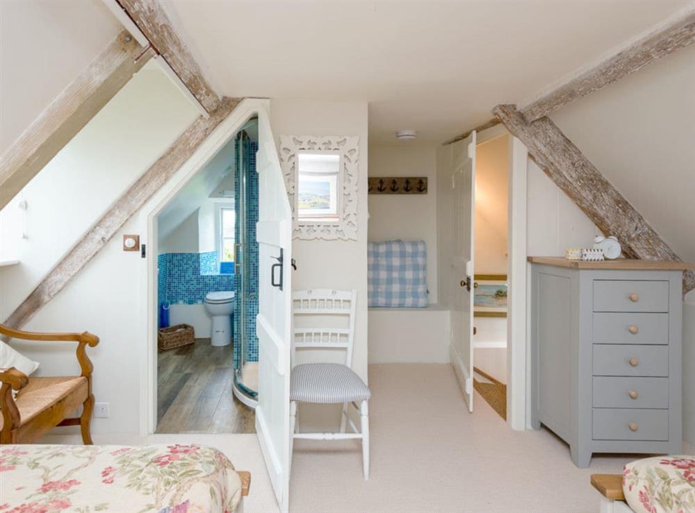 Spacious twin bedroom, with character at Sweet Pea Cottage in Kingston, near Corfe Castle, Dorset