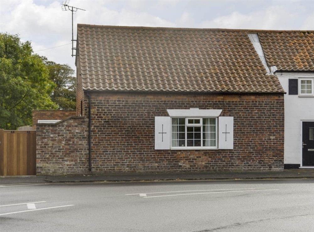 Traditional brick-built holiday home at Swift Cottage in Sewerby, near Bridlington, North Humberside