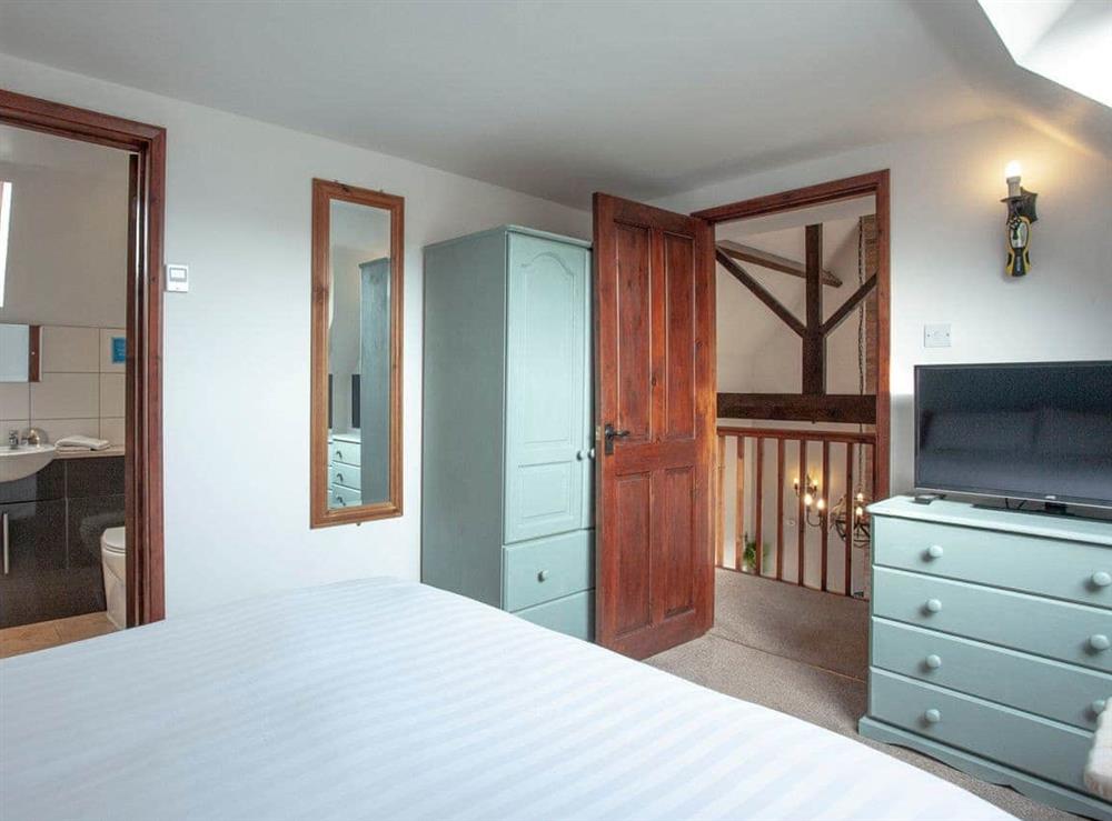 Double bedroom (photo 3) at Swift in Ipplepen, Nr Totnes., Devon