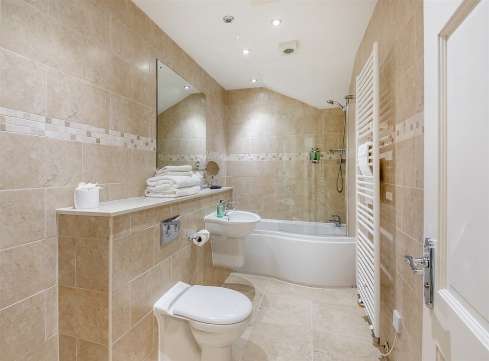 Bathroom at Swinney Cottage in Doxford, near Embleton, Northumberland