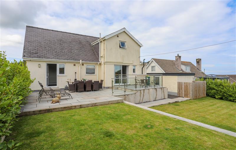 The garden in Swn Y Mor at Swn Y Mor, Benllech