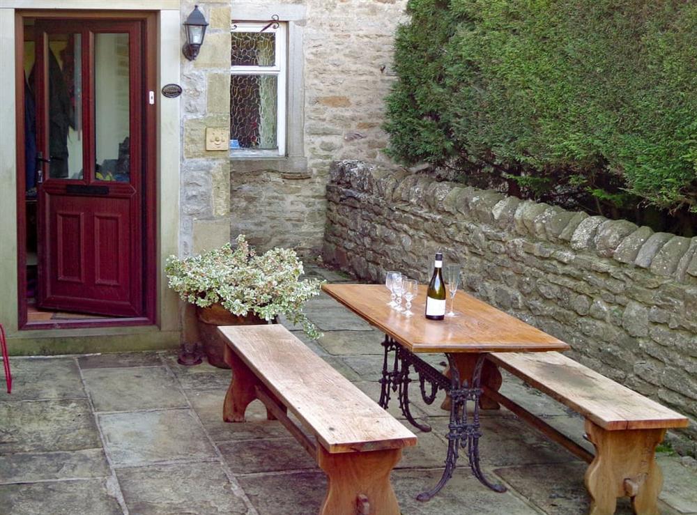 Sitting-out-area at Sycamore Cottage in Skipton, North Yorkshire