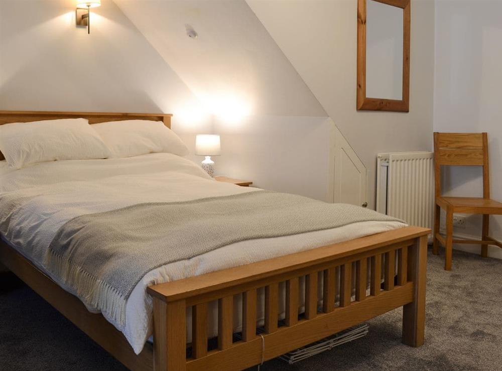 Double bed at Lower Sycamore Cottage, 