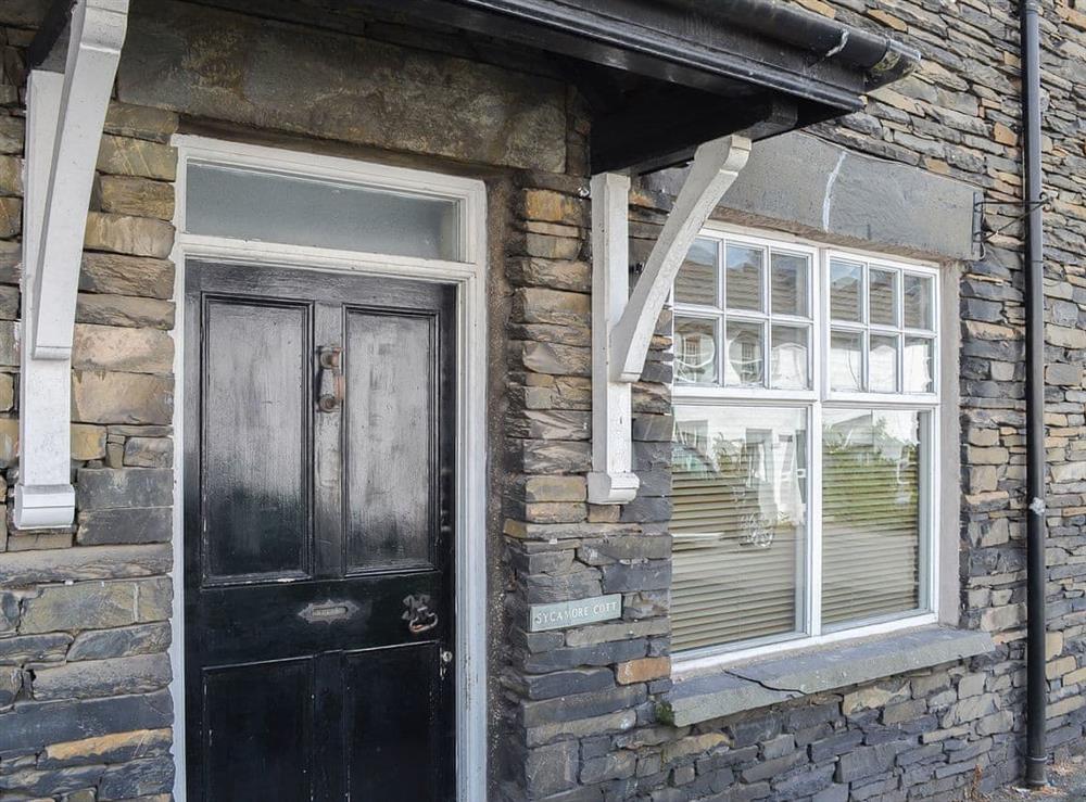 Situated just a stone’s throw from Amblesides many attractions at Lower Sycamore Cottage, 