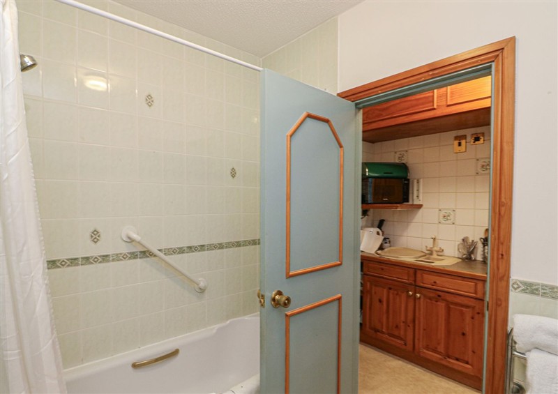 This is the bathroom at Sycamore, Kingsteignton