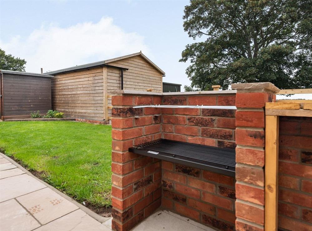 Built-in-BBQ at Sycamore Lodge in Hogsthorpe, Lincolnshire