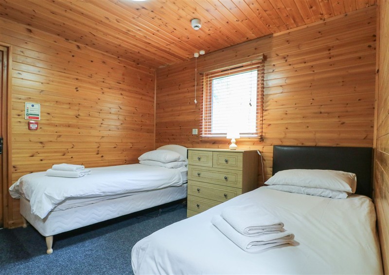 One of the 3 bedrooms (photo 2) at Sycamore Lodge, Rosliston
