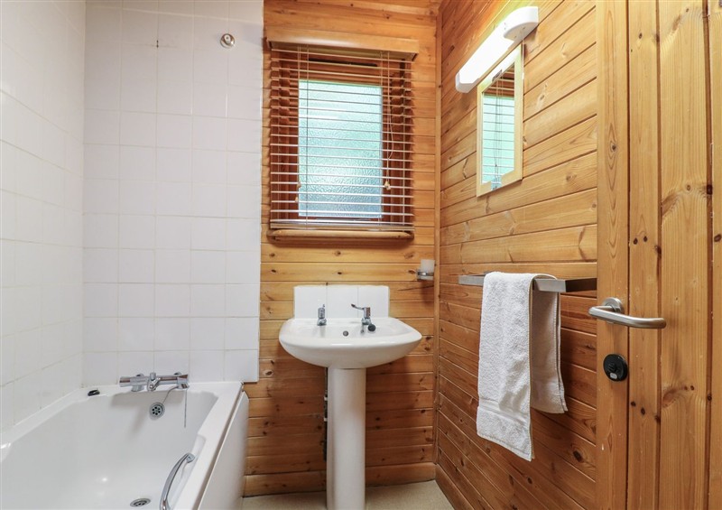 The bathroom at Sycamore Lodge, Rosliston