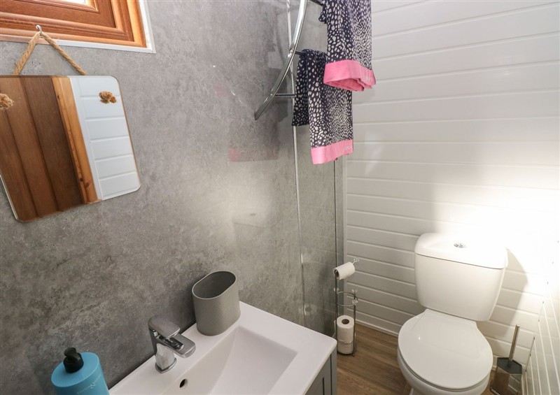 The bathroom at Sychnant Farm Retreat, Llanedi near Pontarddulais