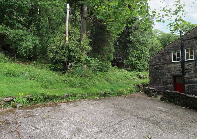 Outside at Sygun Cottage, Nant Gwynant