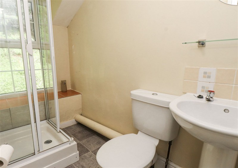The bathroom at Sygun Cottage, Nant Gwynant