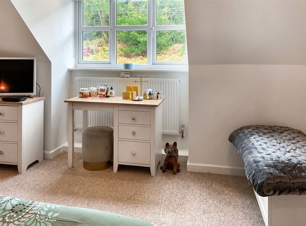 Double bedroom (photo 3) at Sylvanus in Clevedon, North Somerset, Weston super mare, Avon