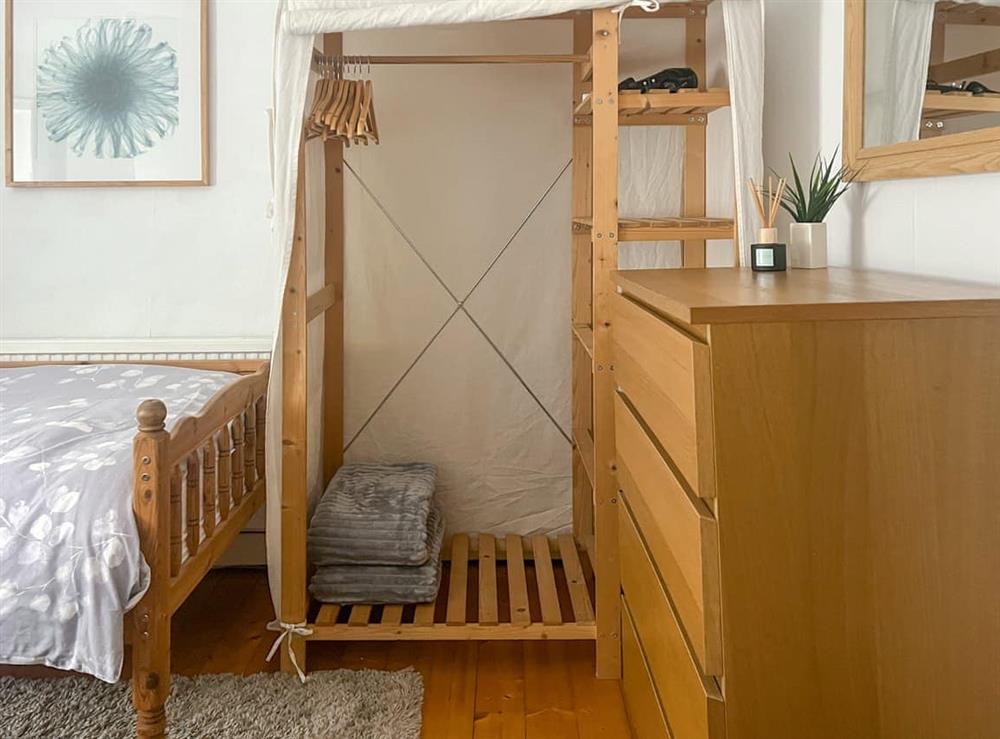 Twin bedroom