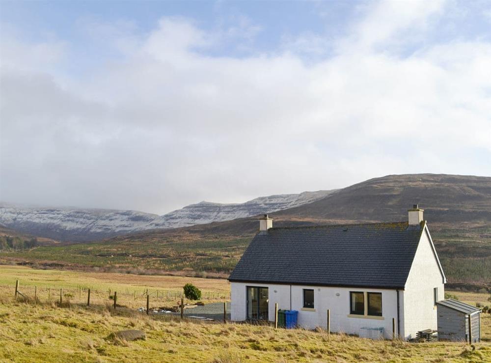 Beautiful holiday home located within a magnificent location at Taigh Iasg in Glenuachdarach, Isle Of Skye