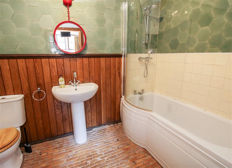 The bathroom at Talbot Lodge, Ingestre near Great Haywood