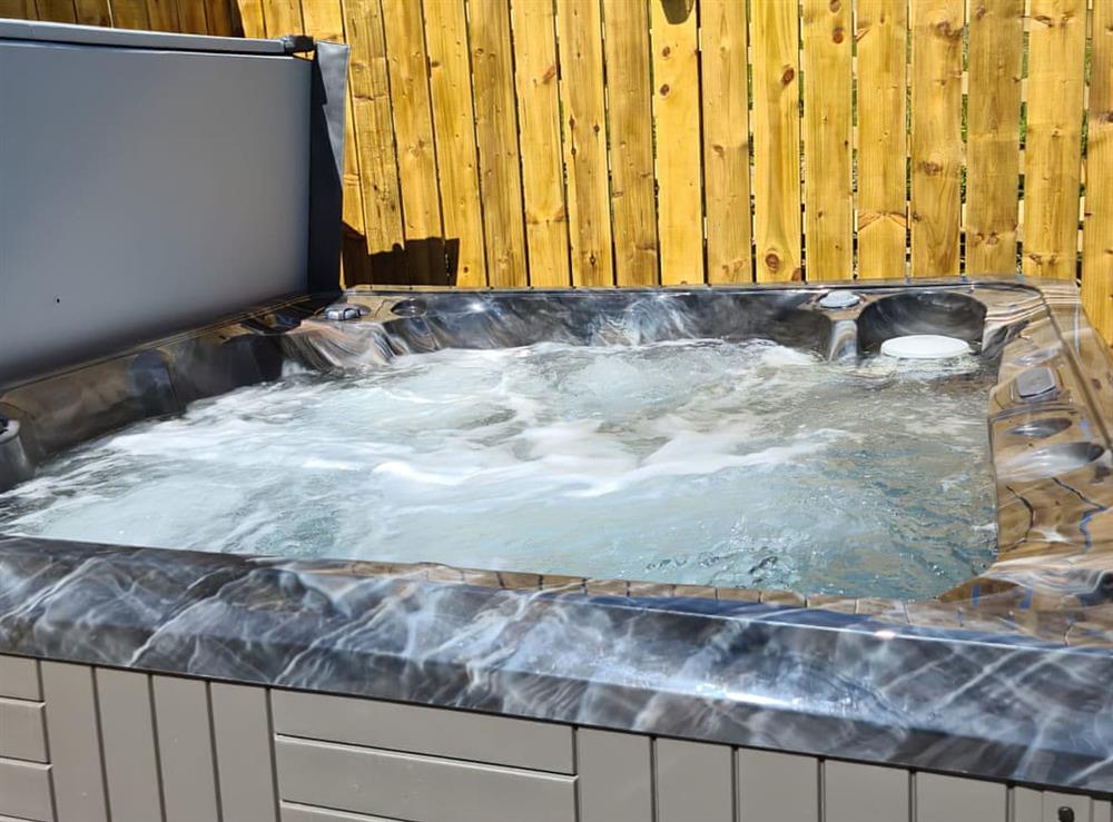 Hot tub at Taliaris Isaf in Llandeilo, Dyfed