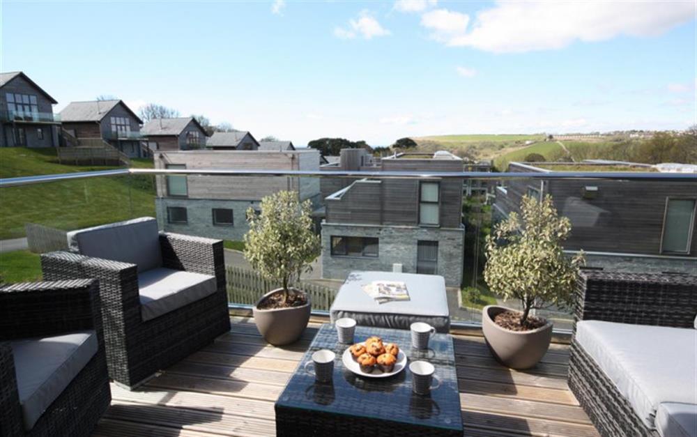 The convenient and attractive upper terrace area at Talland  24 in Talland Bay