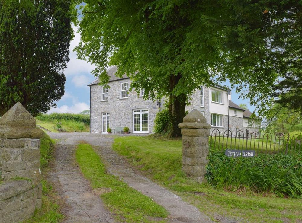 Grand holiday accommodation at Tan Y Castell in Llanmill, near Narberth, Dyfed