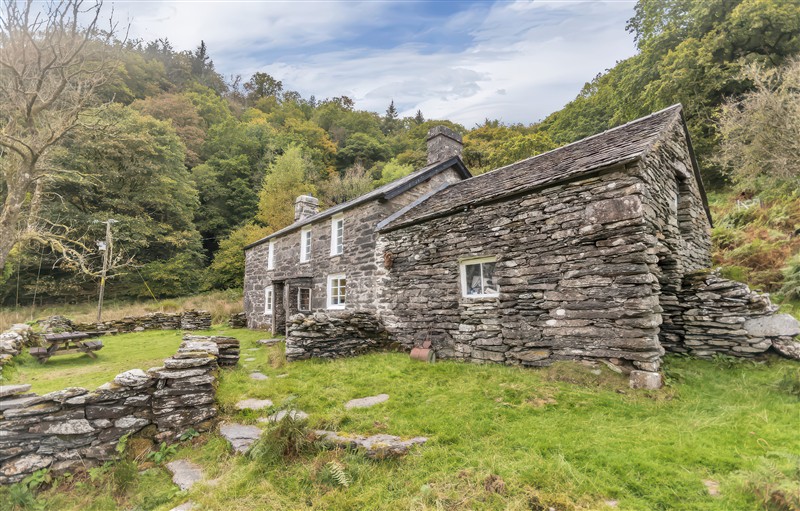 The setting of Tan Y Clogwyn