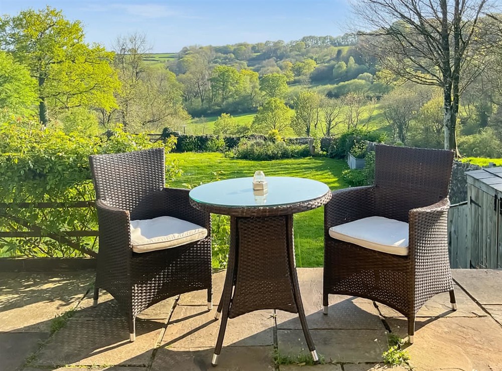 Sitting-out-area at Tanlake Barn in Chard, Somerset