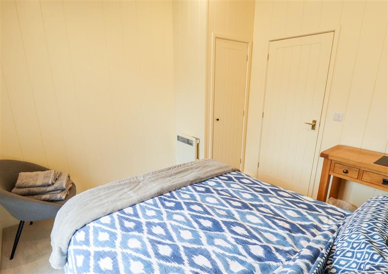 Bedroom (photo 2) at Tanqueray Lodge, Kenwick near Louth
