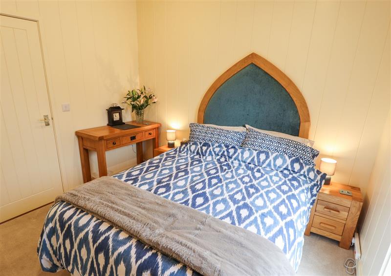 One of the bedrooms (photo 4) at Tanqueray Lodge, Kenwick near Louth