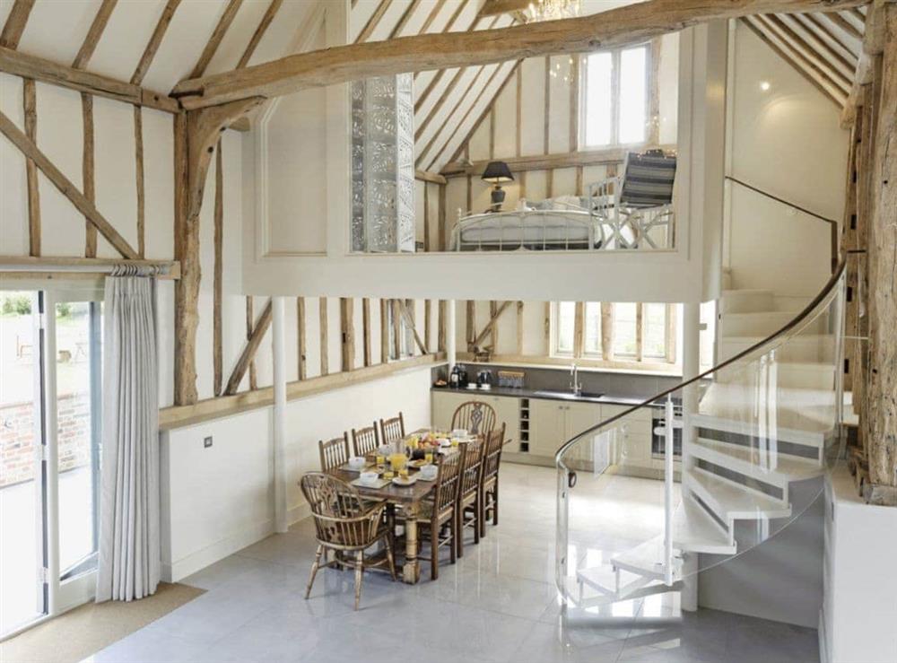 Impressive open plan living space with original beams (photo 2) at Tatters Barn in Coggeshall, near Braintree, Essex