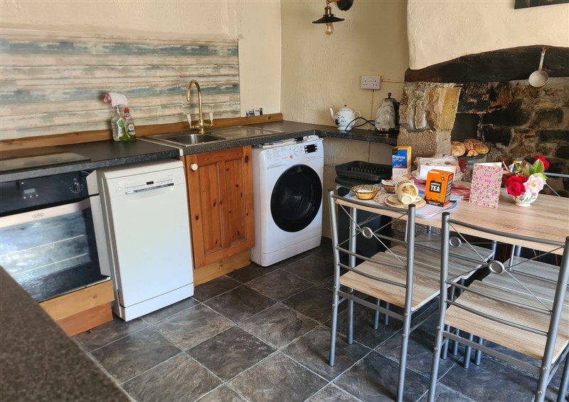Kitchen at Tea Cosy Cottage, Marhamchurch