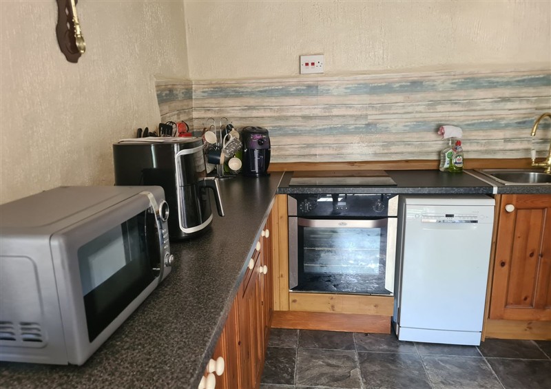 The kitchen at Tea Cosy Cottage, Marhamchurch