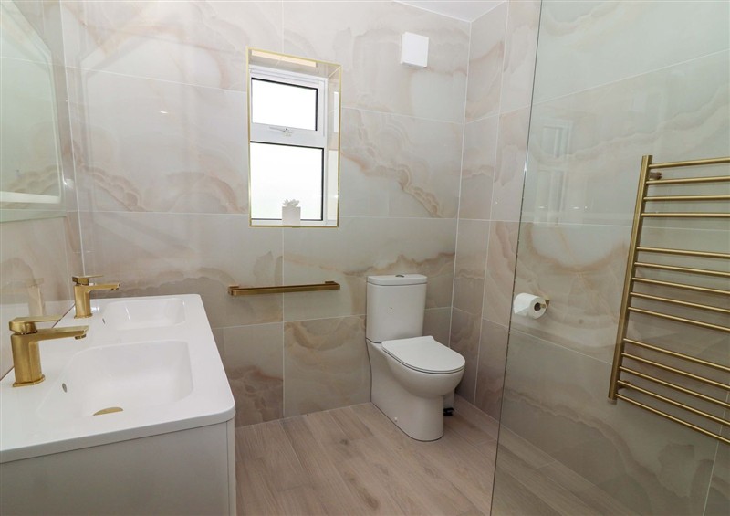 The bathroom at Teach Ti, Lahinch