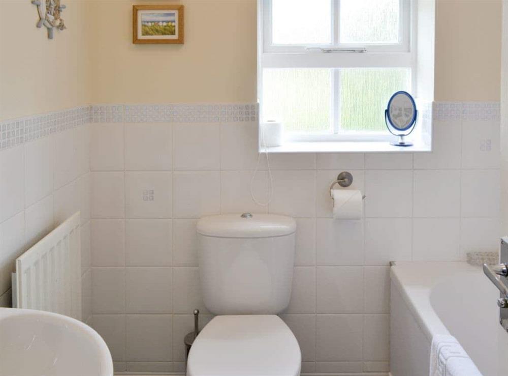 Family bathroom at Teal Cottage in Embleton, near Alnwick, Northumberland