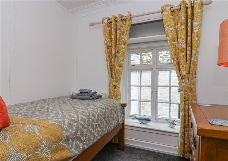A bedroom in Teana Cottage (photo 2) at Teana Cottage, Polperro