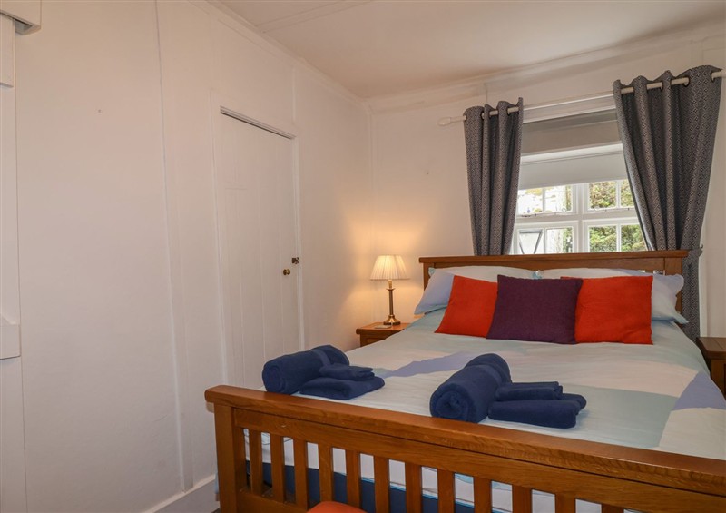 A bedroom in Teana Cottage at Teana Cottage, Polperro