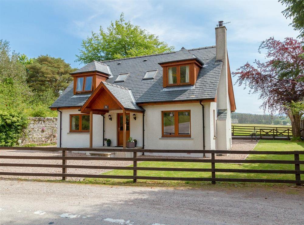 Charming holiday home at Teapot Cottage in Gairlochy, Inverness-shire