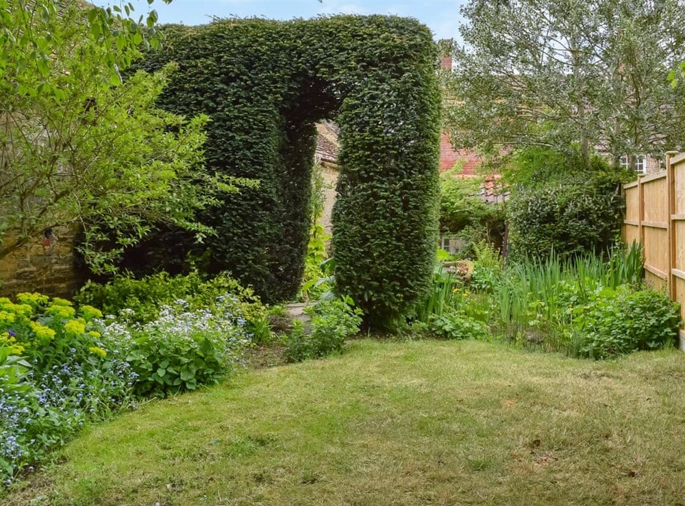 Garden at Teddys Cottage in Market Overton, Leicestershire